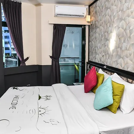 The Beehive Hotel Male Exterior photo