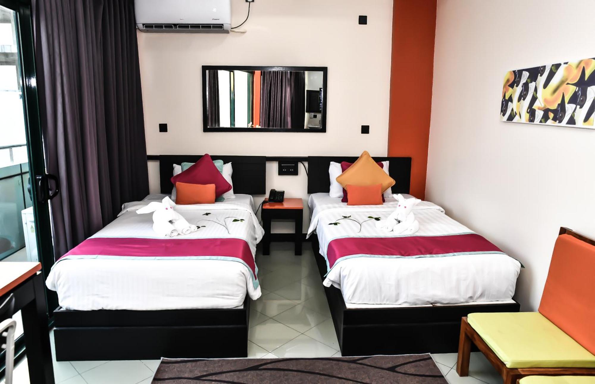 Hotel The Beehive 4*