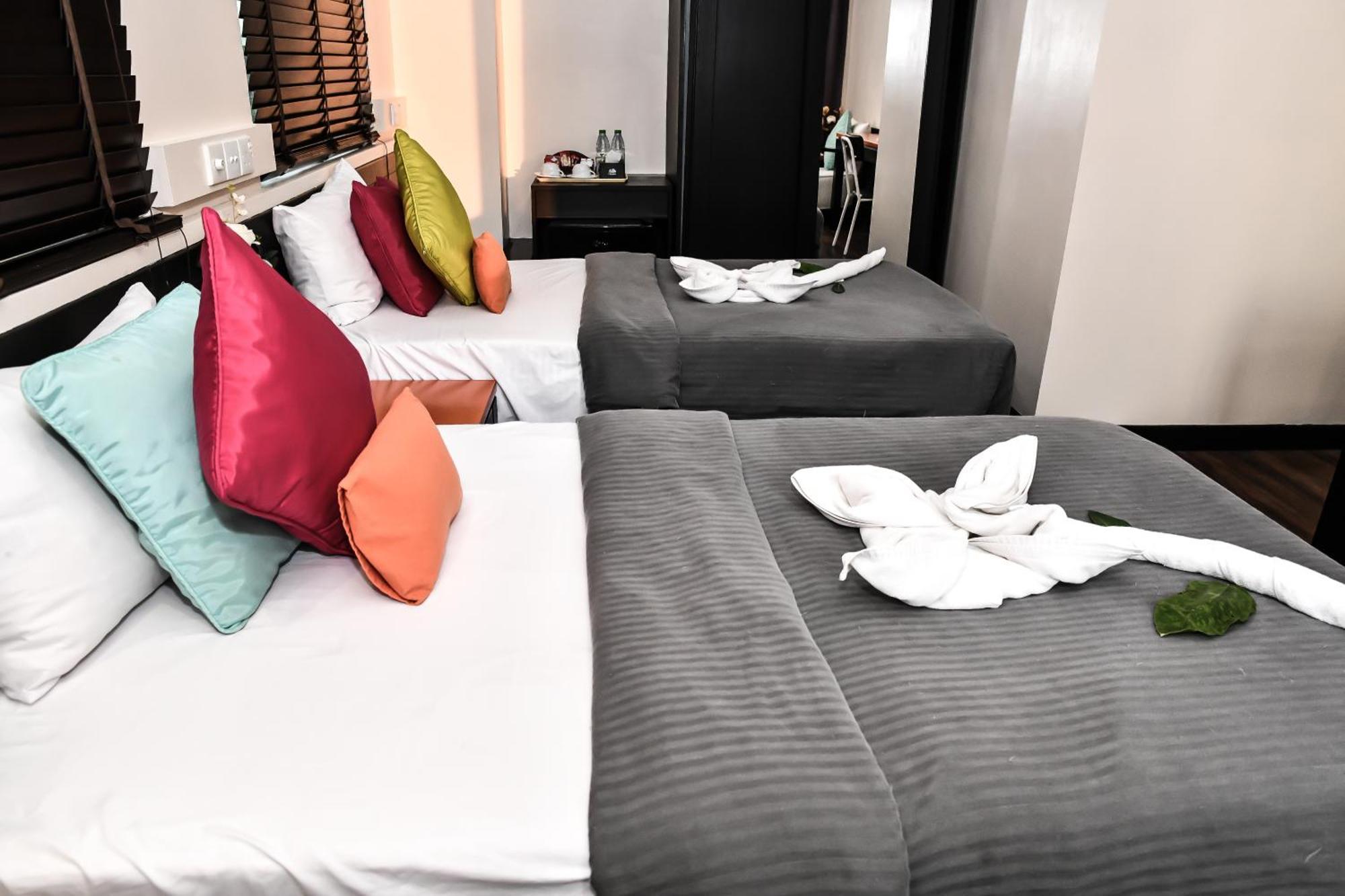 Hotel The Beehive 4*