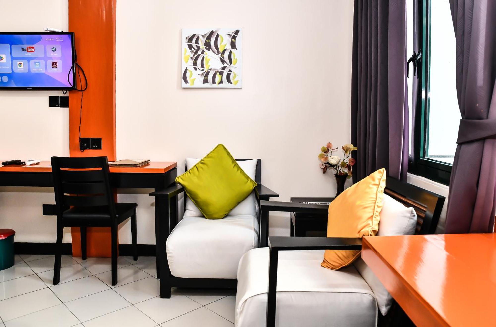 The Beehive 4* Malé