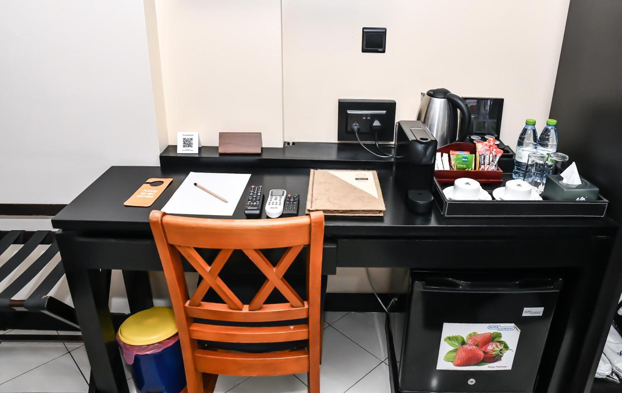 The Beehive 4* Malé